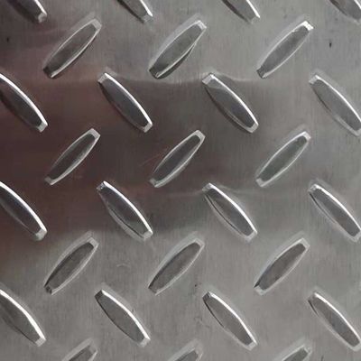 Plat berlian berkaris aluminium 3003 5052 6061 Lembar perforasi yang tergores